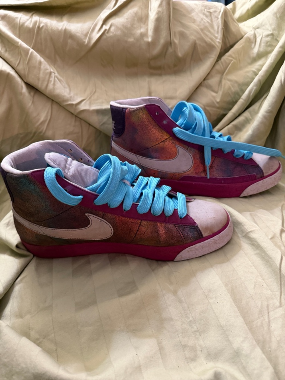 Nike Women's High-Top Sneakers in Pink, Turquoise and Multicolor